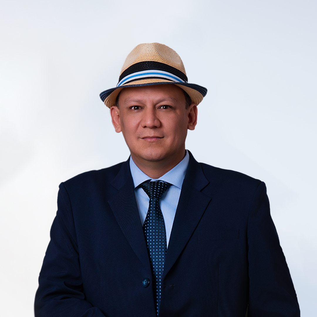 Mgtr. Denis Salazar, Rector Encargado